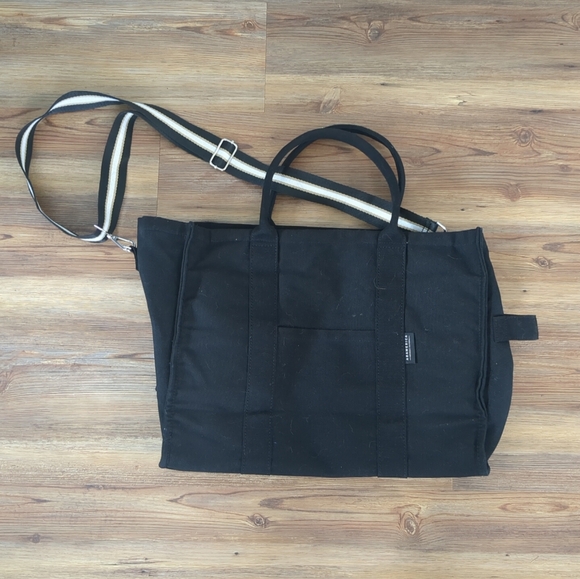 ABAMERICA The Tote Bag Black Purse - NEW w/o Tags - 16 x 13 x 7 - Picture 5 of 6